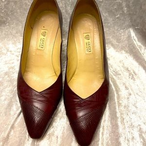 Vintage GUCCI kitten low heels